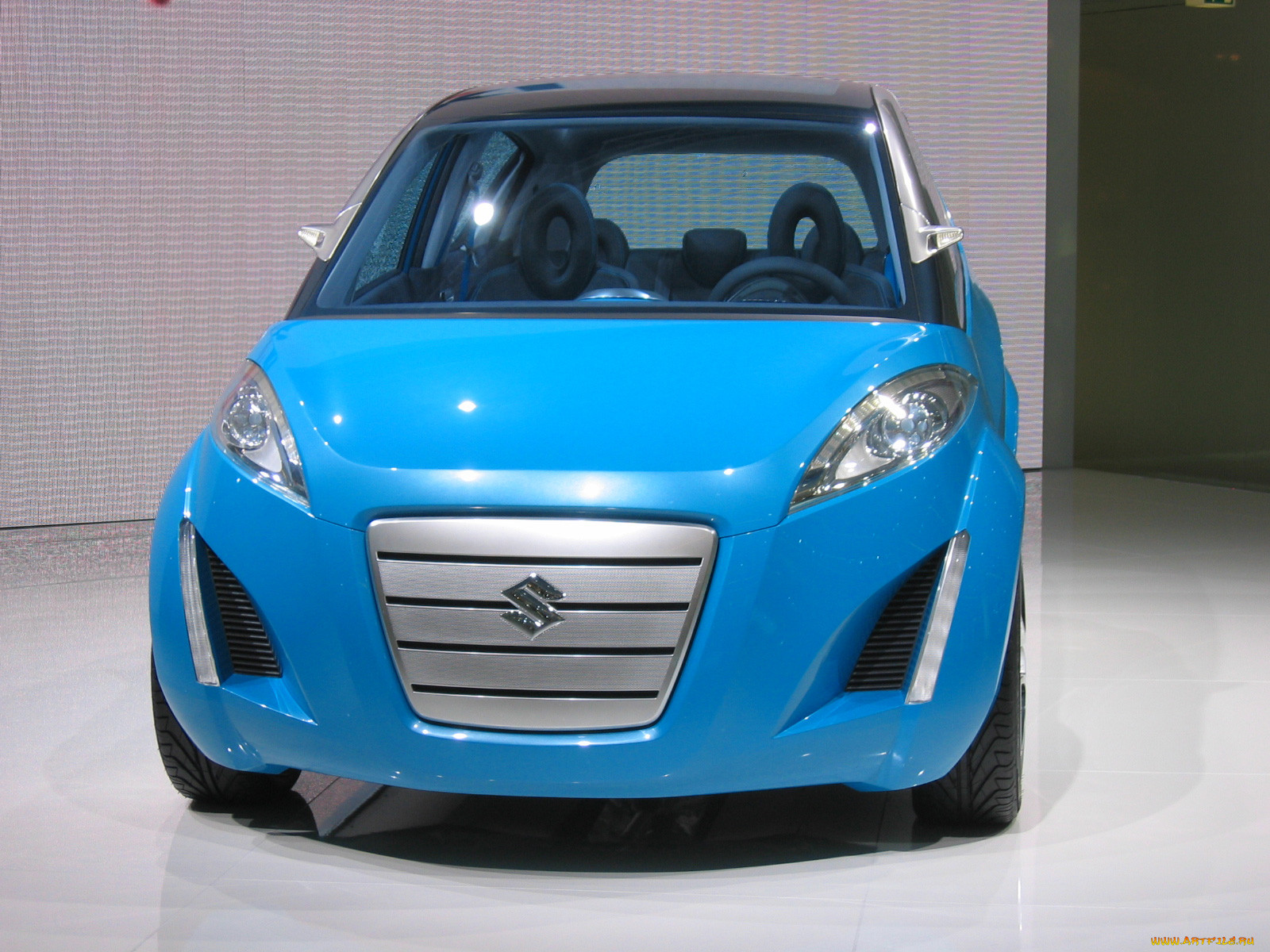 Моделька машины Suzuki Splash